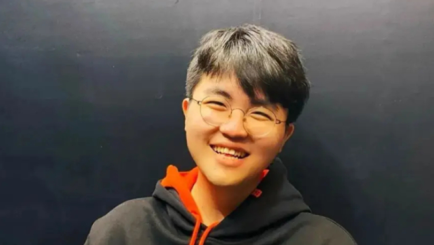 大妈拦婚车抢糖 网友担心车标受损,天下彩9944cc天下天空彩,国产化作答解释落实_枚举版V11.4